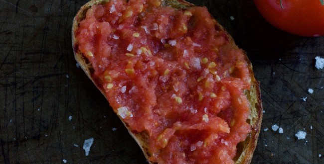 spanish-tomato-toast-pan-con-tomate-haligonia-ca